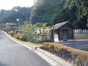 苑内の入口風景