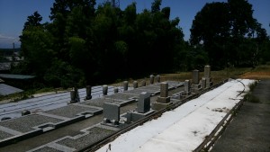 巻石が施工済みの空き墓地です