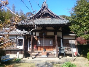 霊園の入り口の目印です