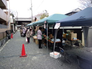 お宮さん市　全体風景