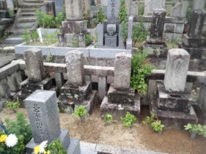 膳所烈士4名の墓