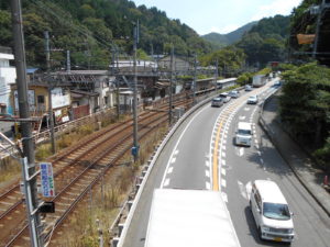 逢坂山　（左）京阪　（右）国道１号線